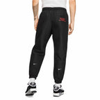 Nike Swoosh Kids' Track Pants - Black von Nike | BYAG.