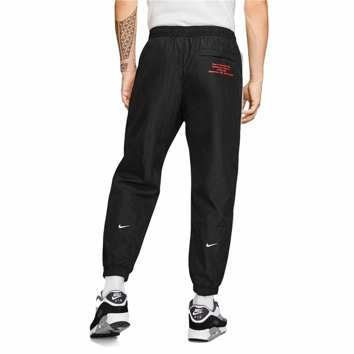 Nike Swoosh Kids' Track Pants - Black von Nike | BYAG.