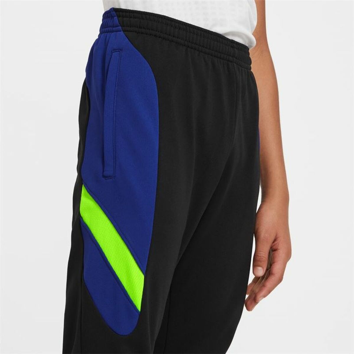 Nike Dri-FIT Academy Boys' Track Pants - Black von Nike | BYAG.