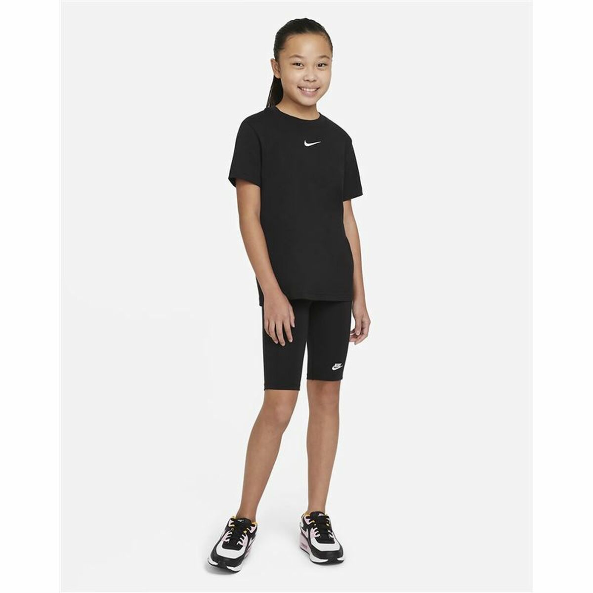 Nike Sportswear Girls' T-Shirt - Black von Nike | BYAG.