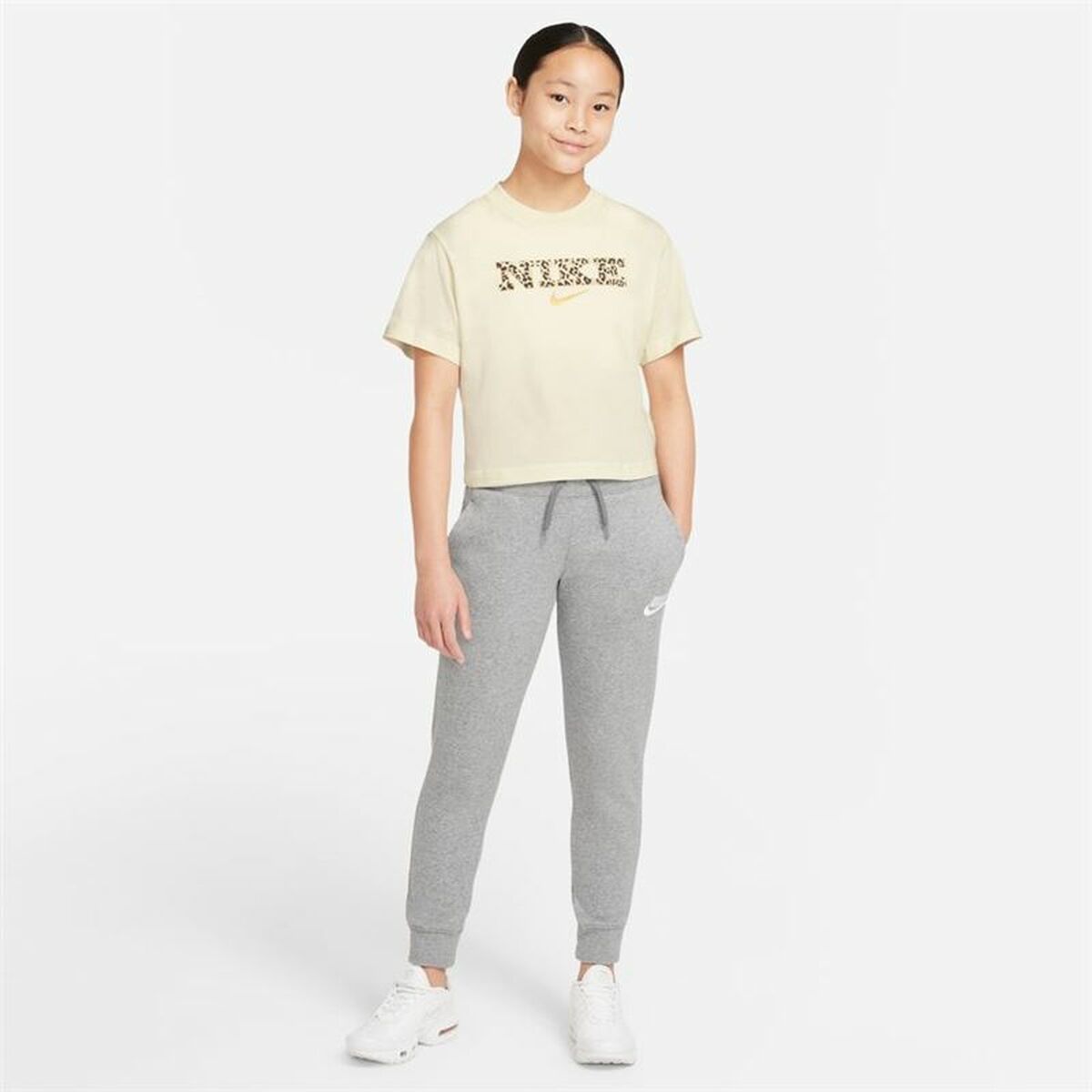 Nike Sportswear Girls' T-Shirt - Beige von Nike | BYAG.