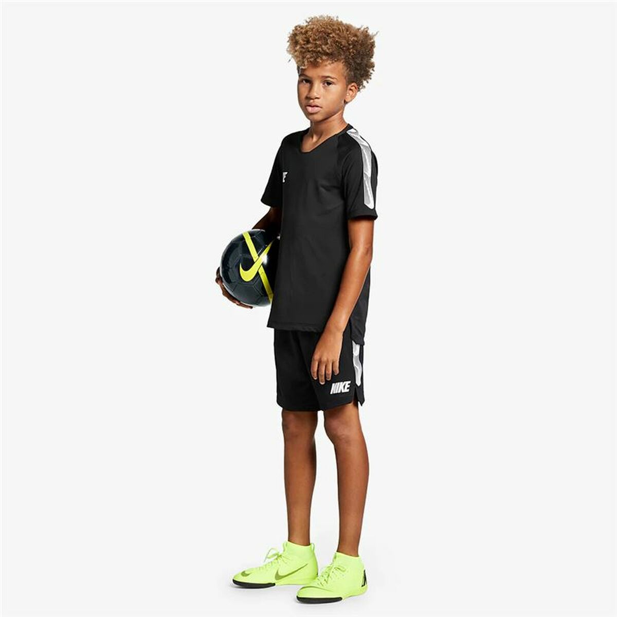 Nike Breathe Dri-FIT Squad Boys' T-Shirt - Black von Nike | BYAG.