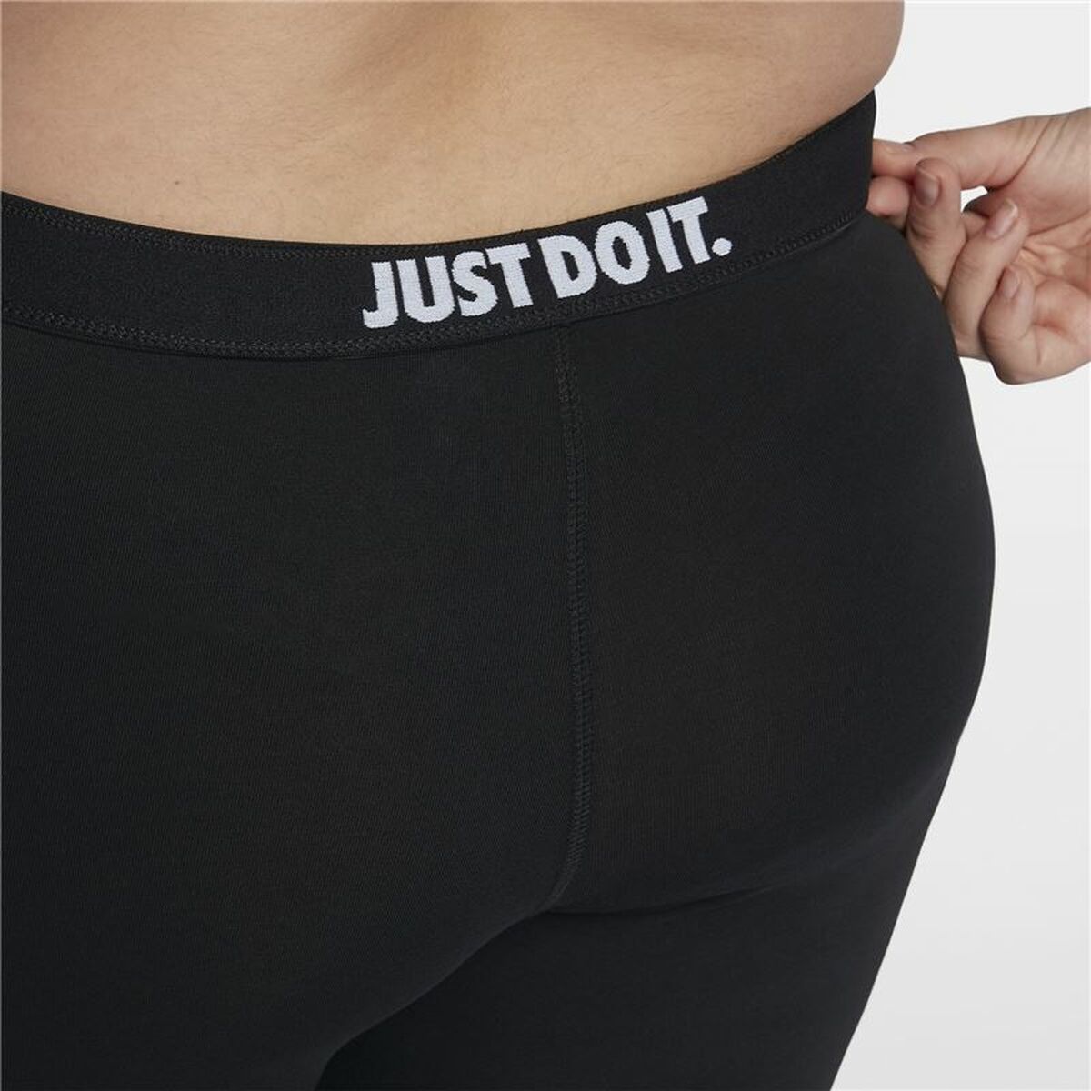 Nike Women's Leggings - Black von Nike | BYAG.