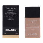 Chanel Liquid Make Up Base Vitalumière Aqua Women's Foundation von Chanel | BYAG.