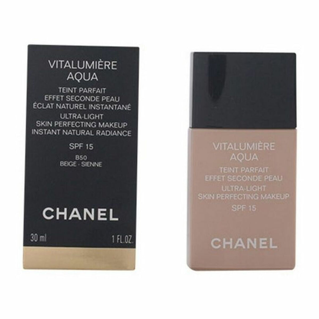 Chanel Liquid Make Up Base Vitalumière Aqua Women's Foundation von Chanel | BYAG.