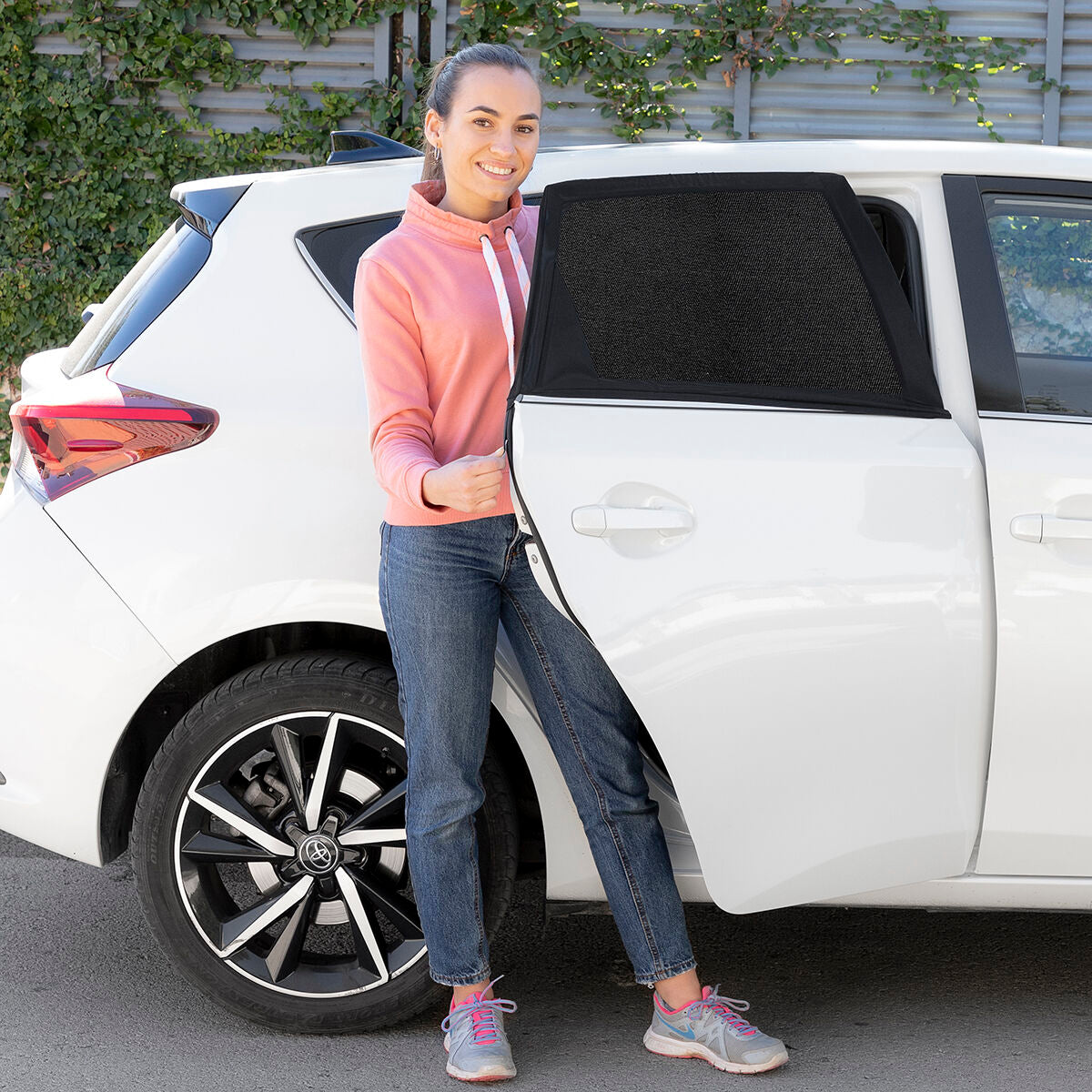 InnovaGoods Mesh Sunshade für the Auto UVlock – Produktansicht 1