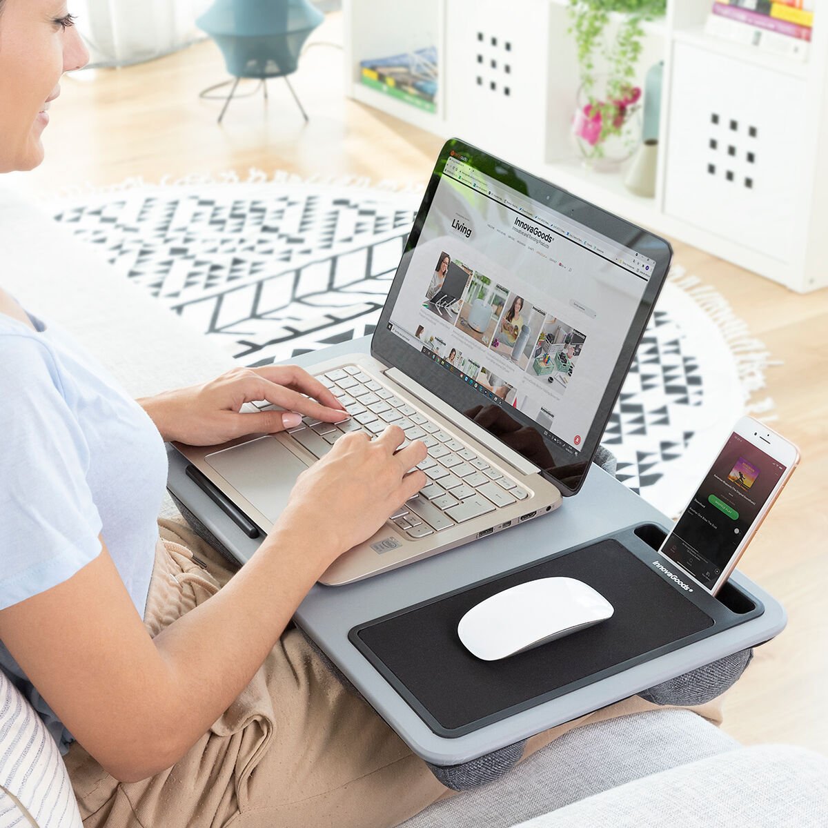 InnovaGoods Tragbar Notebook Desk mit XL Kissen Deskion - BYAG.Computer & Zubehör > ZubehörInnovaGoodsBYAG.V01033658435527819064InnovaGoods Tragbar Notebook Desk mit XL Kissen Deskion