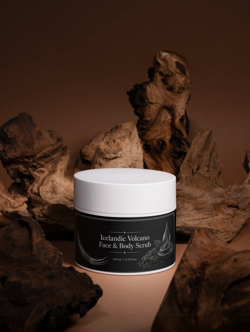 BYAG. Volcano Face & Body Scrub von BYAG. | BYAG.