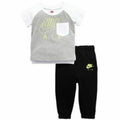 Nike Baby Sports Set - Grey - BYAG.Sports Outfit & SetNikeBYAG.S2016393Nike Baby Sports Set - Grey von Nike | BYAG.18 Months