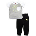 Nike Baby Sports Set - Grey - BYAG.Sports Outfit & SetNikeBYAG.S2016393Nike Baby Sports Set - Grey von Nike | BYAG.18 Months