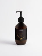 BYAG. MEN – Silk Skin Body Serum – Woody Amber & Leather von BYAG. | BYAG.