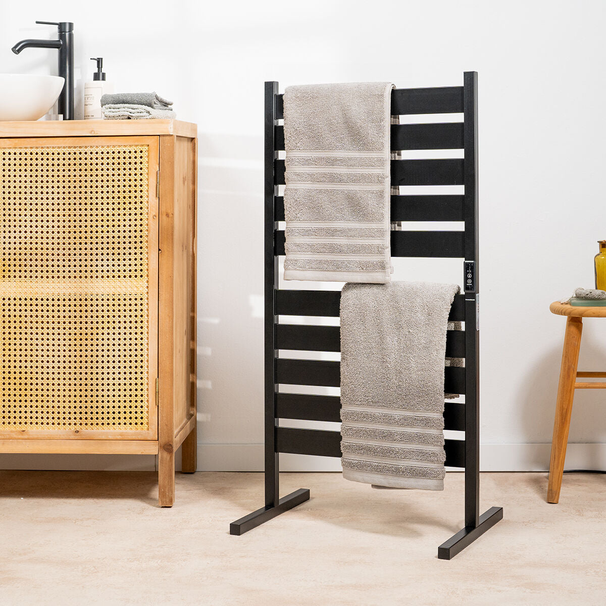 InnovaGoods Elektrischer Handtuchwärmer Towarall 10 Bars – Produktansicht 3